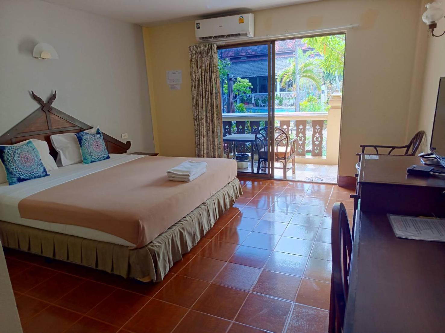 Ban Nam Mao Resort Na Chom Thian Exterior photo